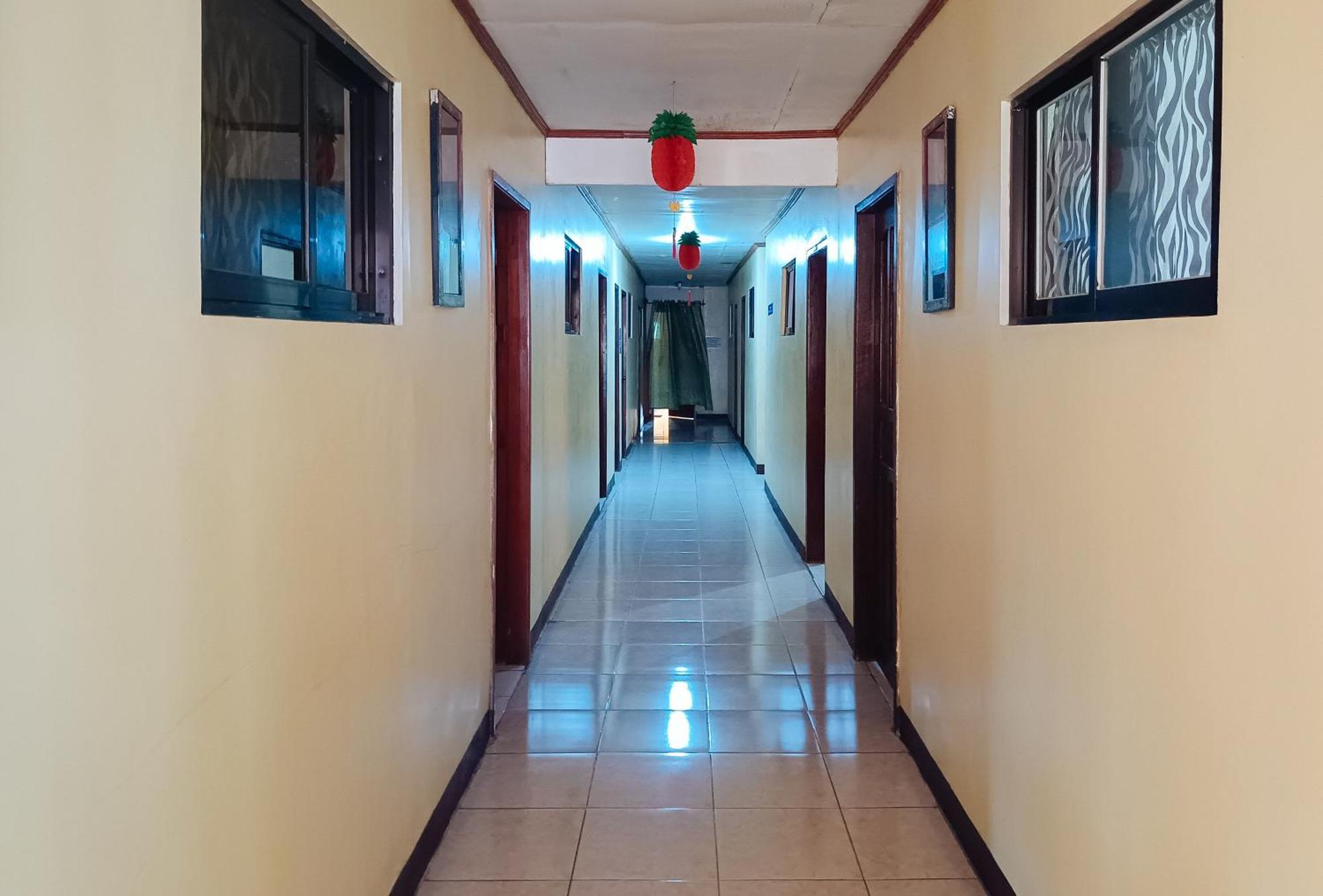 Reddoorz @ Grand Valley Hotel Junction Luna Cagayan Тагайтай Экстерьер фото